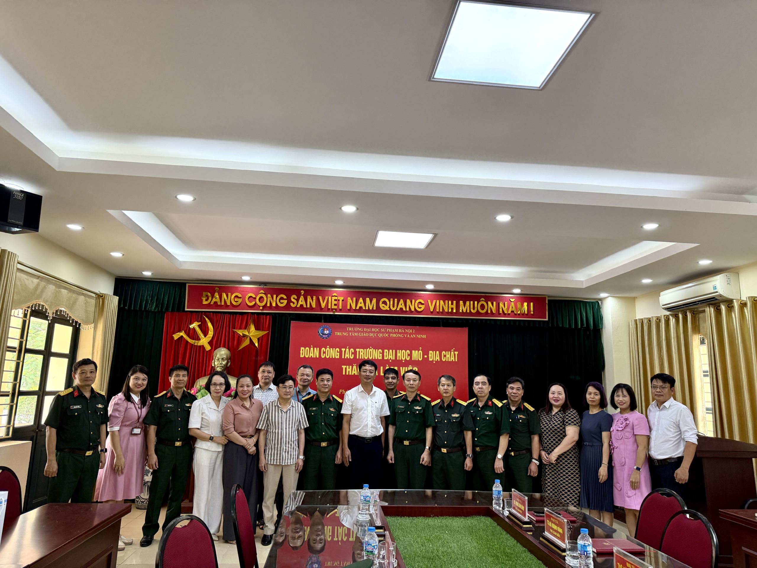 THAM QUAN TRAO ĐỔI KINH NGHIỆM CÔNG TÁC ĐÀO TẠO VÀ QUẢN LÝ SINH VIÊN HỌC GDQP&AN