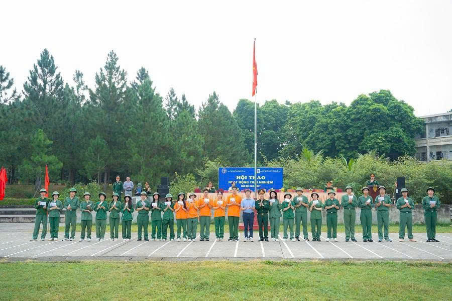 HỘI THAO - HOẠT ĐỘNG TRẢI NGHIỆM CHO HỌC SINH TRƯỜNG THCS&THPT M.V.LÔ-MÔ-NÔ-XỐP